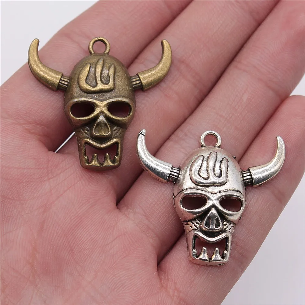

WYSIWYG 4pcs 34x31mm 2 Colors Antique Silver Antique Bronze Plated Cow Skull Pendants Skull Cow Pendants Cow Skull Charm