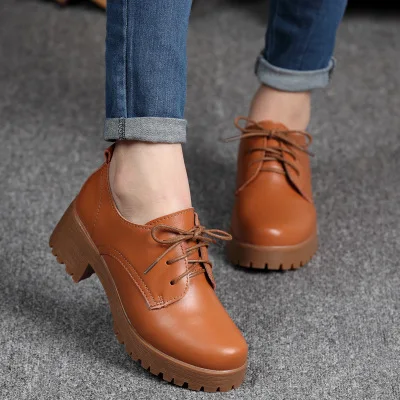 الربيع الشتاء البريطانية نمط تقسيم الجلود مربع كعب مسطح أحذية منصة امرأة الدانتيل متابعة أكسفورد أحذية للنساء