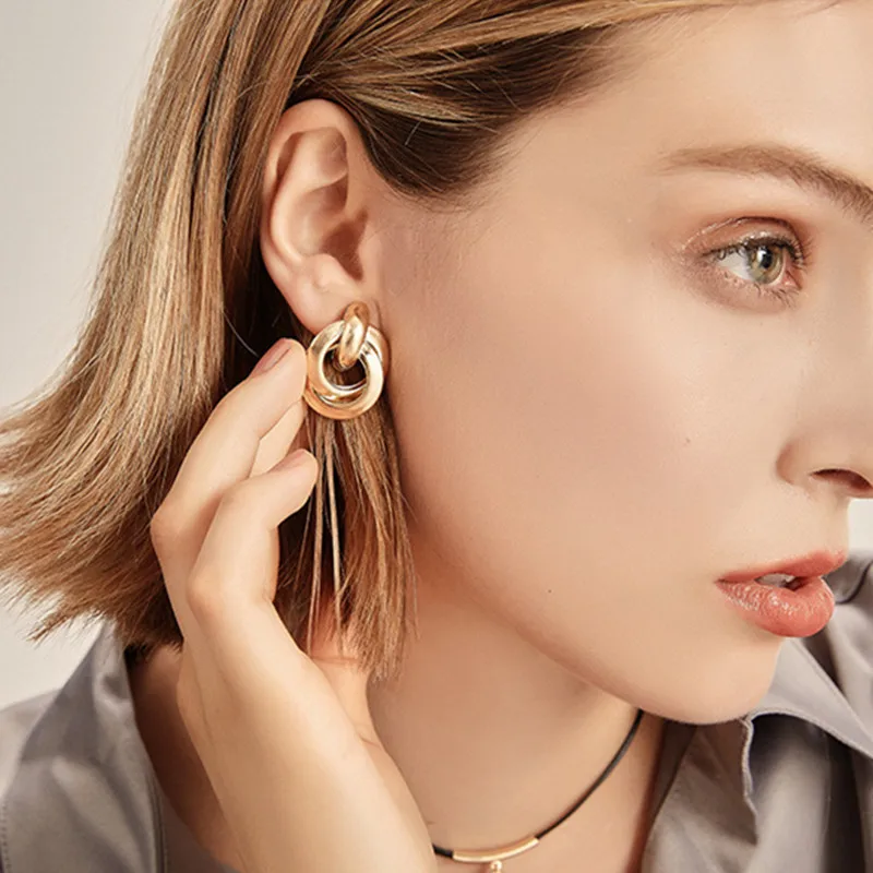 9404273748_1469975069