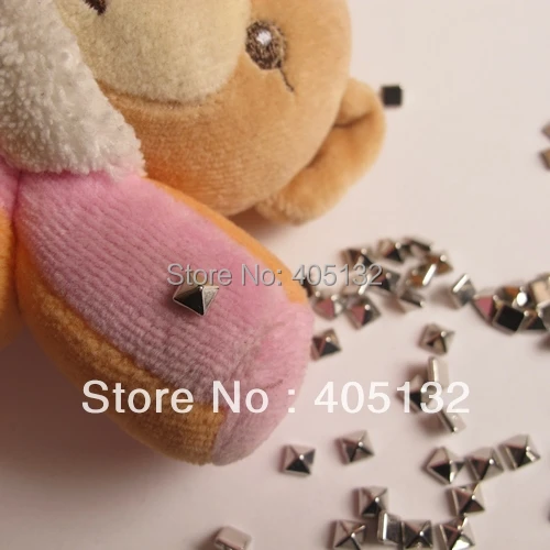 RC-160-2 200pcs/bag 4*4mm Silver Color Sqaure Plastic Spike Stud Nail Art&ampCellphone Decoration | Красота и здоровье