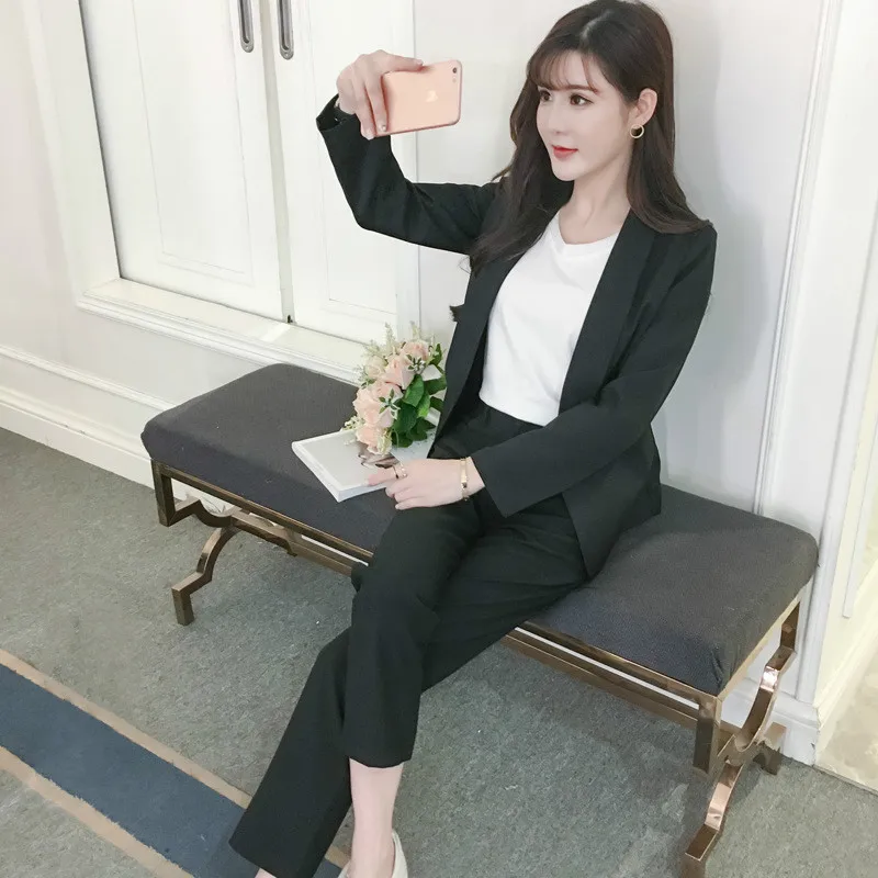 

Set female 2018 summer elegant fashion solid color wild small suit + casual trousers + bottoming shirt temperament three sets