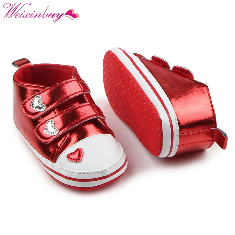 Весенняя обувь для новорожденных девочек; классическая обувь в форме сердца из искусственной кожи; теннисные туфли на шнуровке; сезон осень; первые ходунки; 13