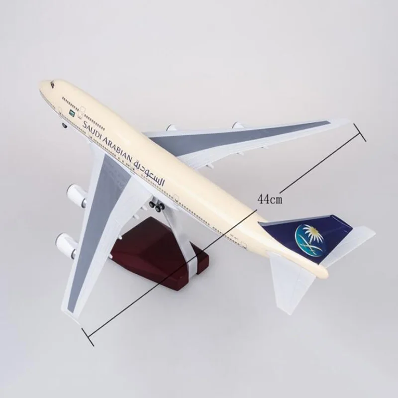 1/150 масштаб 47 см самолет Boeing B747-400 самолет Saudi Arabian Airlines модель W светильник и колеса литой под давлением пластиковый самолет