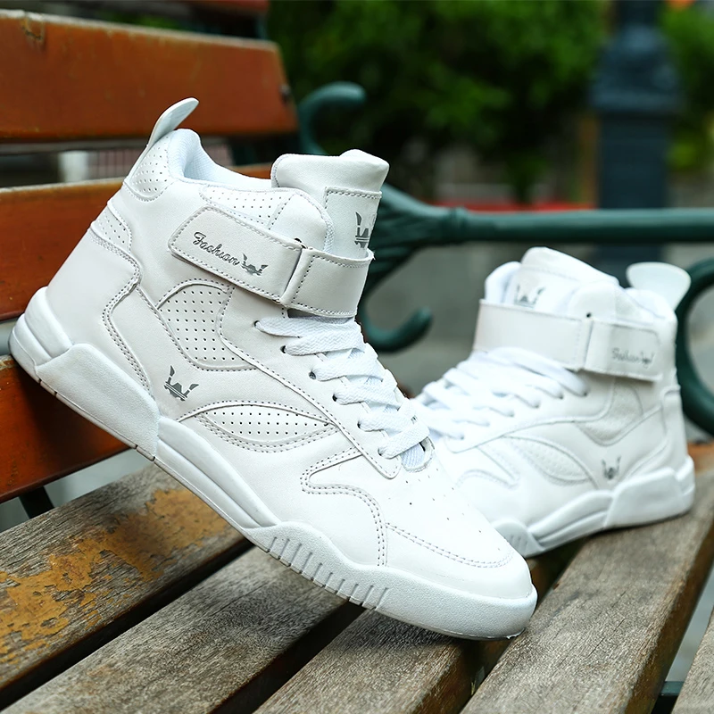 High Top Sneakers Men White Black Skateboarding Shoes Spring Autumn Classic Footwear Big Size 39-46 Flat Walking Sneakers 2018 High Top Sneakers Men White Black Skateboarding Shoes Spring Autumn Classic Footwear Big Size 39-46 Flat Walking Sneakers 2018