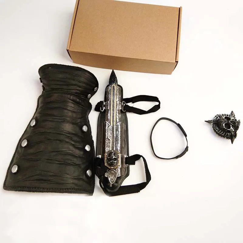 Comprar Hoja oculta espada de manga figura de acción de los asesinos de hoja oculta Edward armas espadas de mangas puede la expulsión de los niños de juguete de regalo