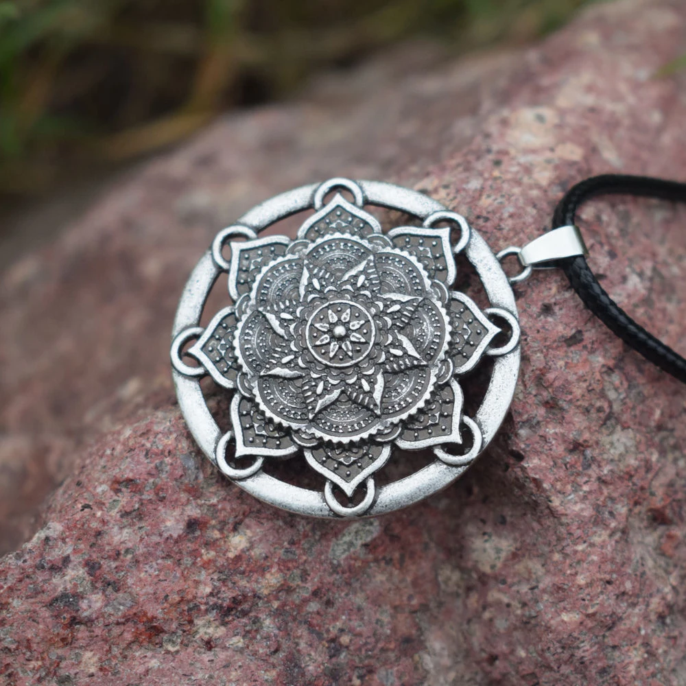 Lotus Mandala Mandala Melody Silver Necklace PLCLL00443 LOTUS