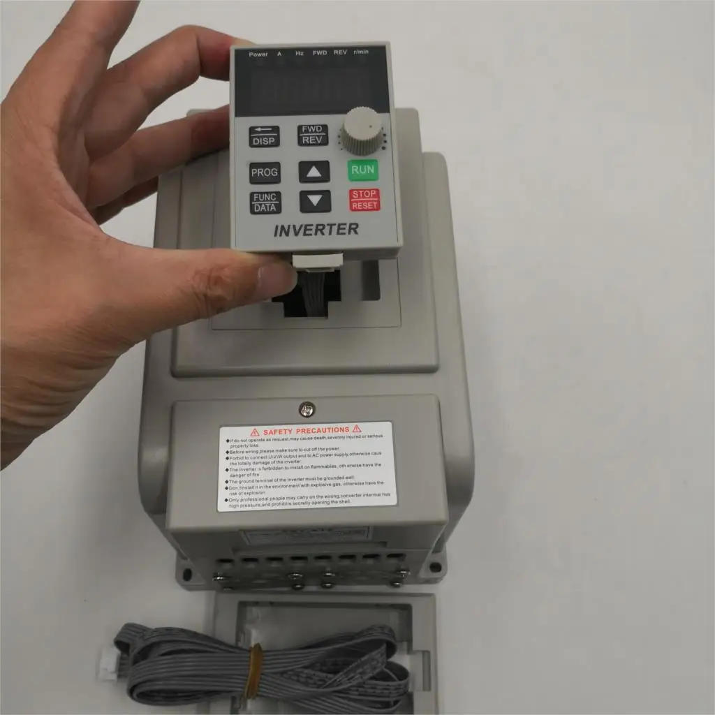 0.45kw0.75kw1.5kw2.2kw AT2 VFD single phase 220V