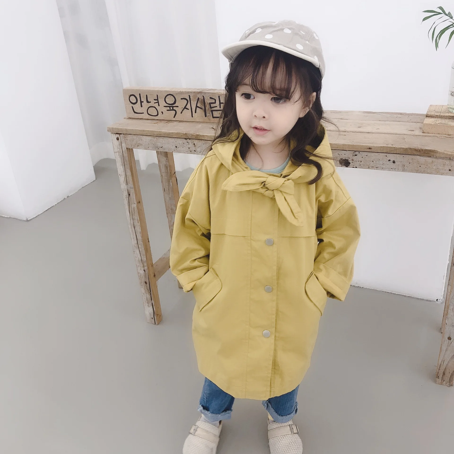 

Korean style Autumn baby girls solid color hooded Trench coats pure cotton kids loose long coats 1-6Y