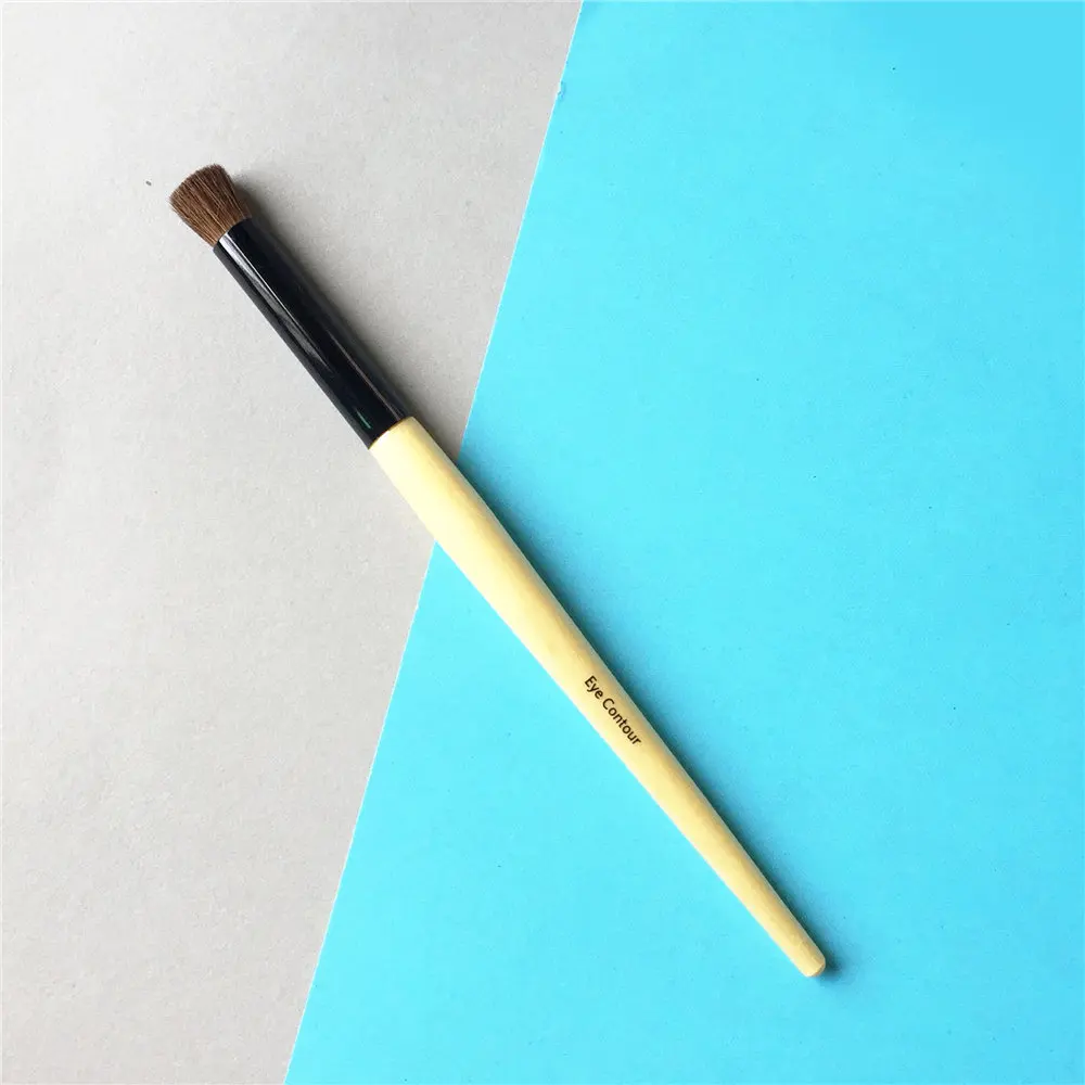 Bobbi Brown Eye Contour Brush _ 1