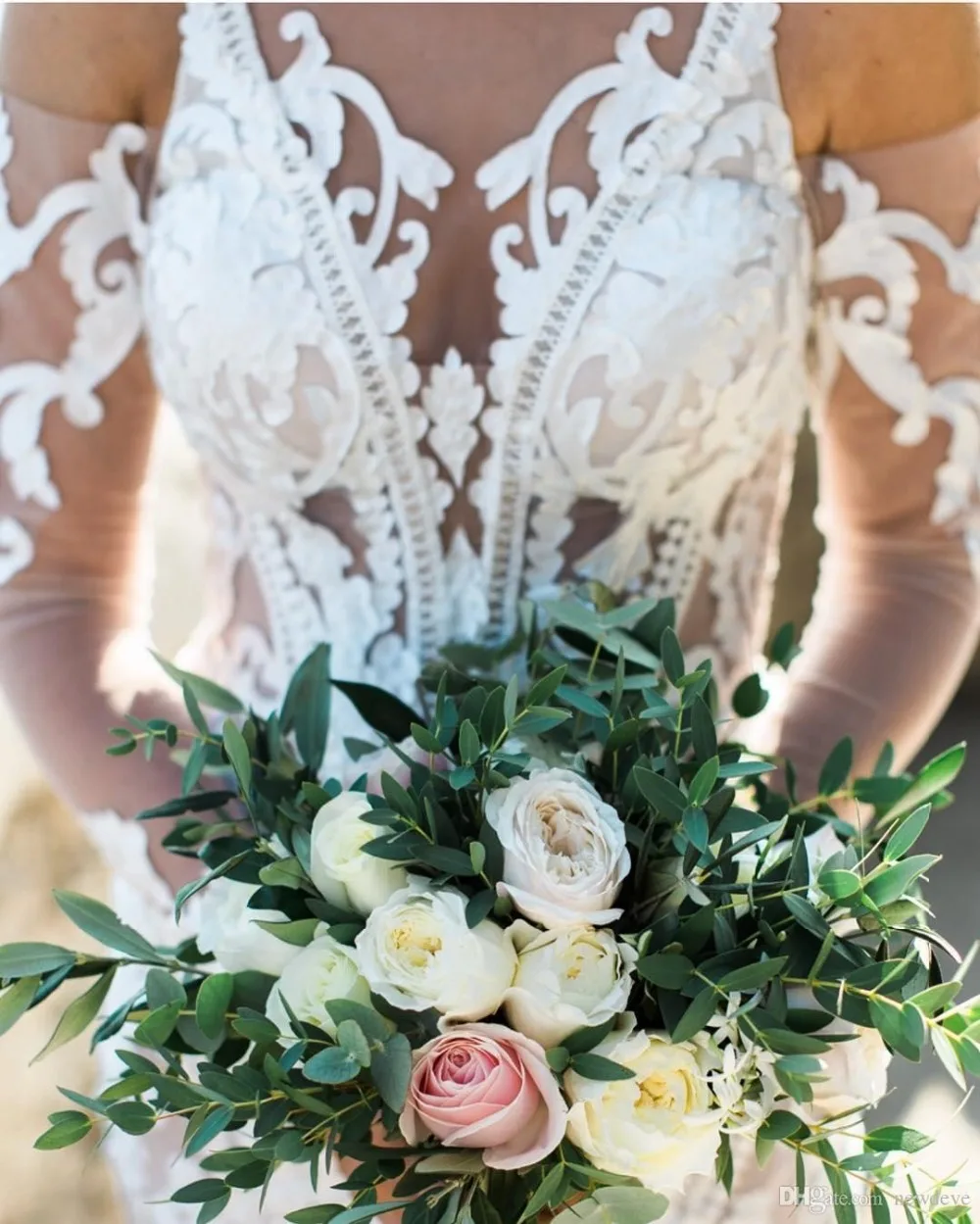 lace-applique-mermaid-wedding-dresses-open-back-bridal-gowns-sheer-neck-long-sleeve-plus-size-wedding-dress (3)