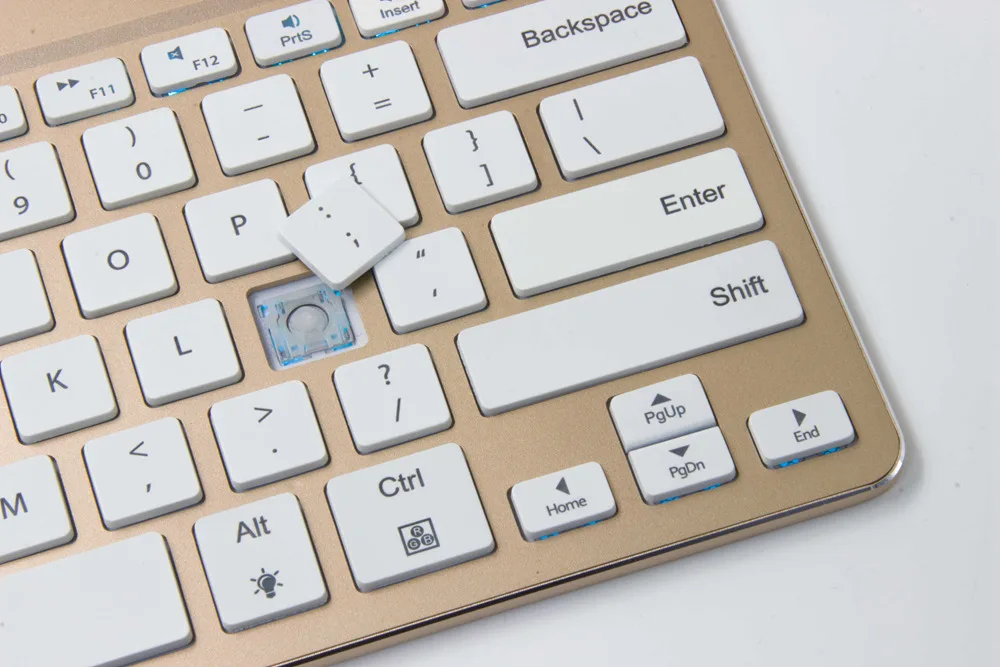 iPad-pro-12.9-2017-Backlit-Keyboard-j
