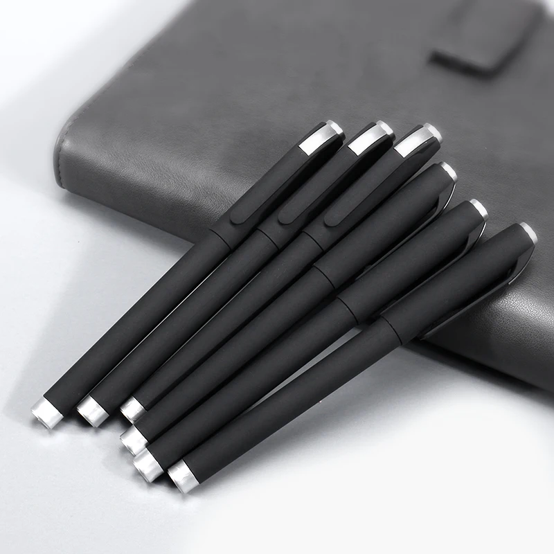 0.5 black gel pen