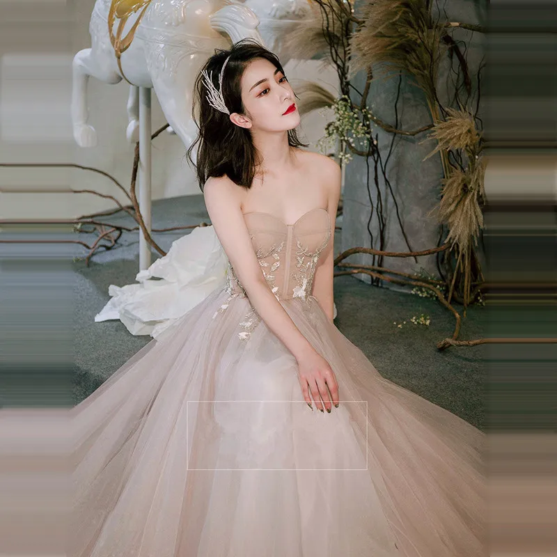 Это YiiYa свадебное платье цвета шампанского без бретелек молнии Аппликации Длинные свадебные платья Путешествия Фото тема свадебные платья G060