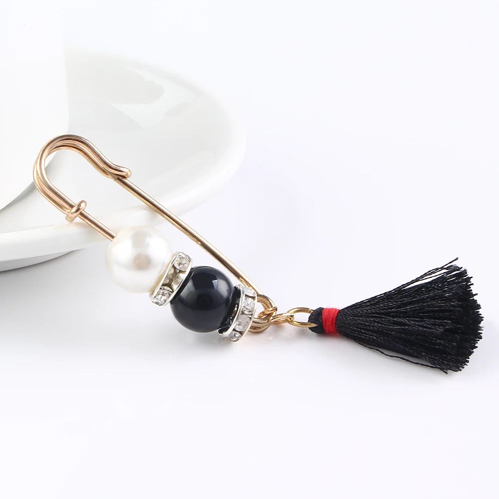 

Fashion Women Brooch Beads Tassel Fur Ball Suit Pin Crystal Brooches Pompom clip Pin Black red Brown Jewelry Lapel Pins Gift