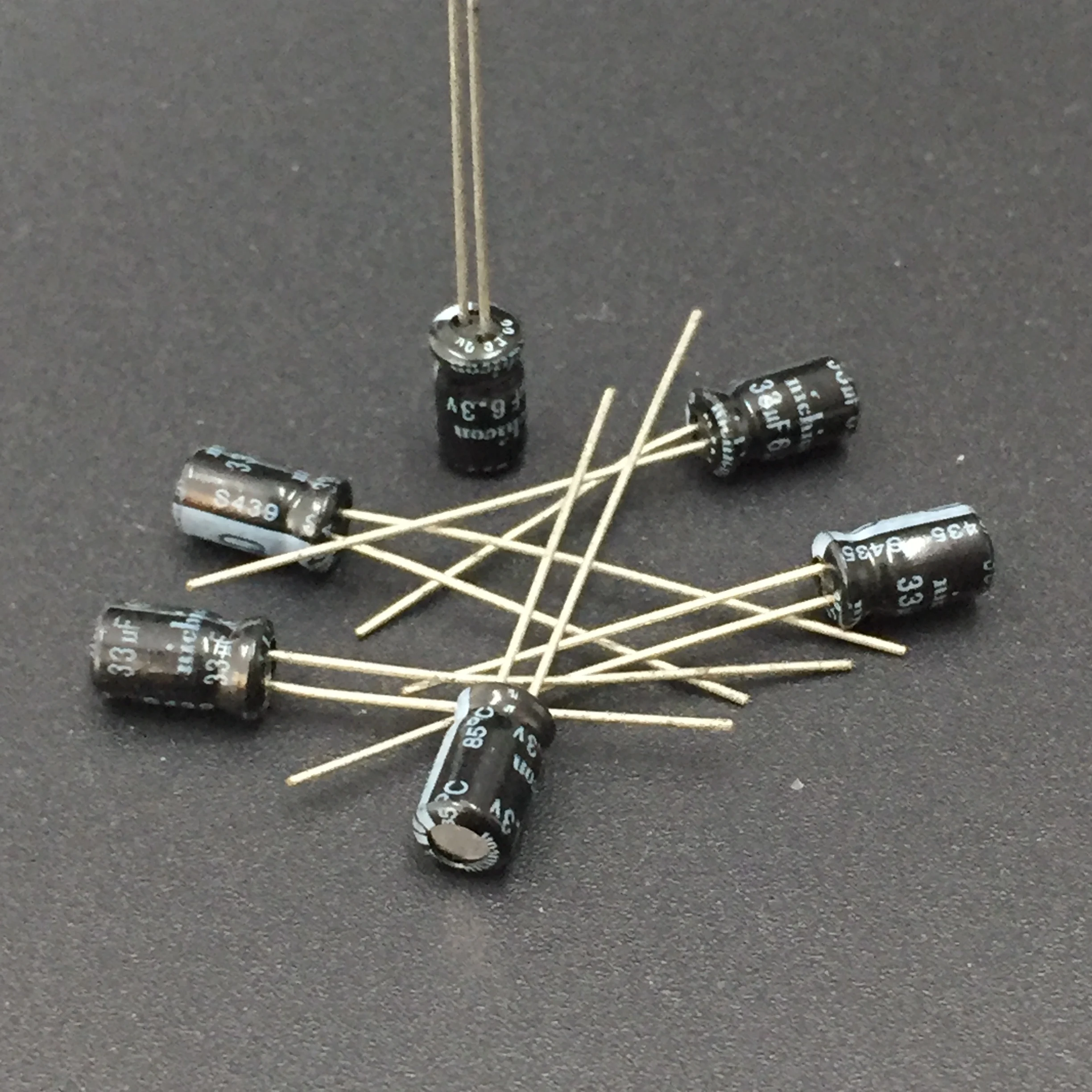 

ELECYINGFO 10pcs 33uF 6.3V NICHICON 4x7mm High Quality 6.3V33uF Aluminum Electrolytic capacitor
