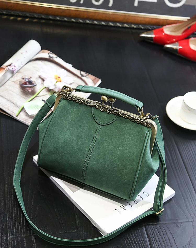 Women Shabby Chic  Shoulder Bag Lady Handmade Vintage Retro Chic Victorian Style Wedding Kiss Lock Handbag Bag (41)
