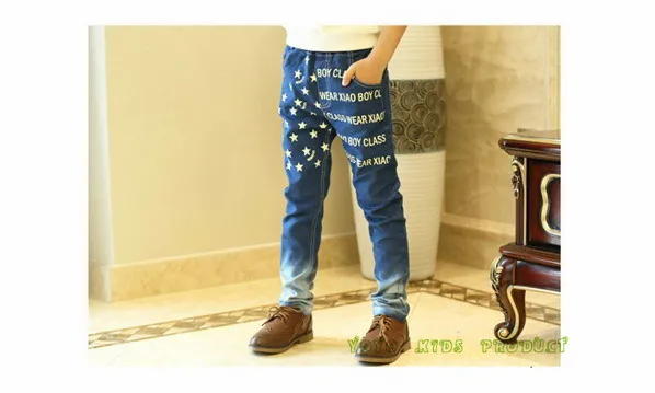 Новые детские джинсы для мальчиков осенние повседневные джинсы с принтом звезд и буквами для мальчиков 4-9 лет