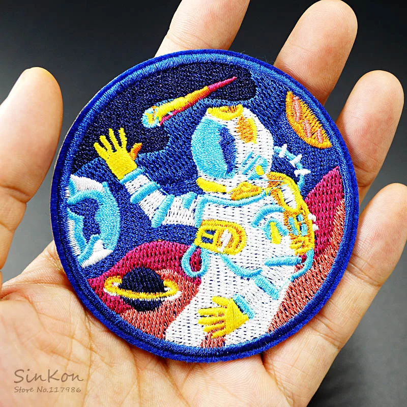 

Astronaut Size:7.5x7.5cm DIY Clothes Badge Embroidery Patch Applique Clothes Ironing Clothing Sewing Supplies Decorative