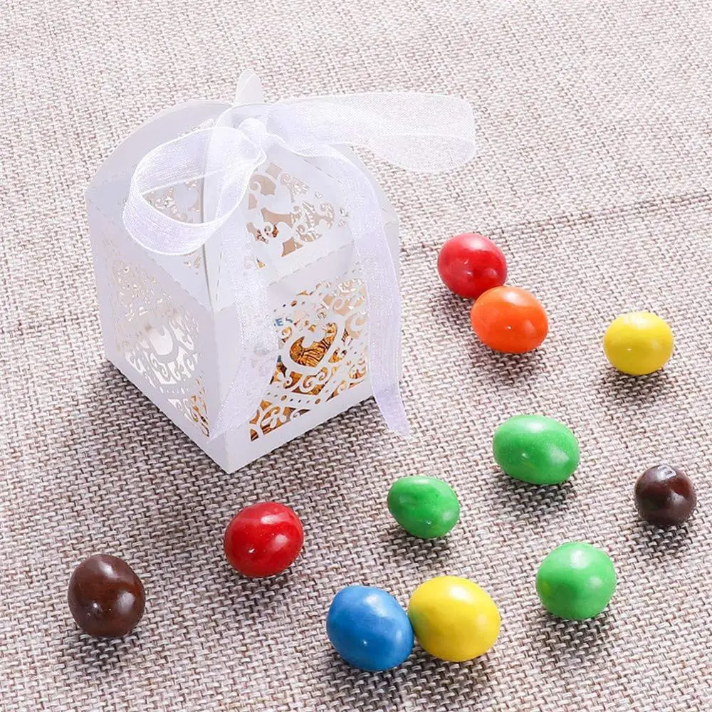 50pcs/lot Wedding Gifts For Guests Paper Box Laser Cut Gift Bag Bride and Groom Birthday Party Favors Decoration Gift Candy Box