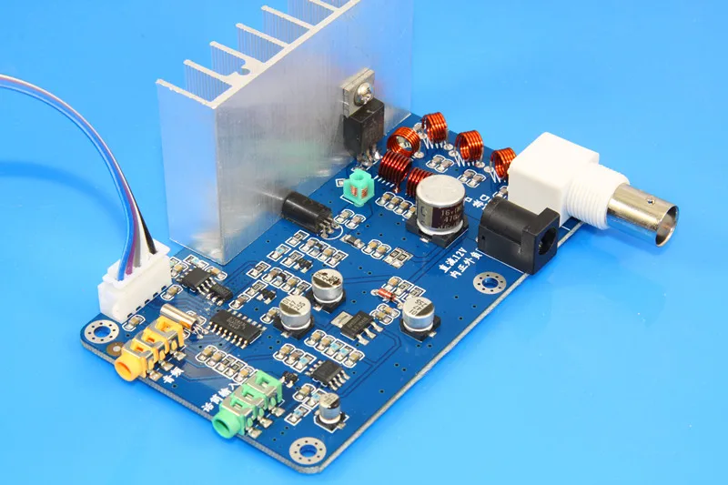 

FM 5W PLL FM Stereo Transmitter Maximum power 7W