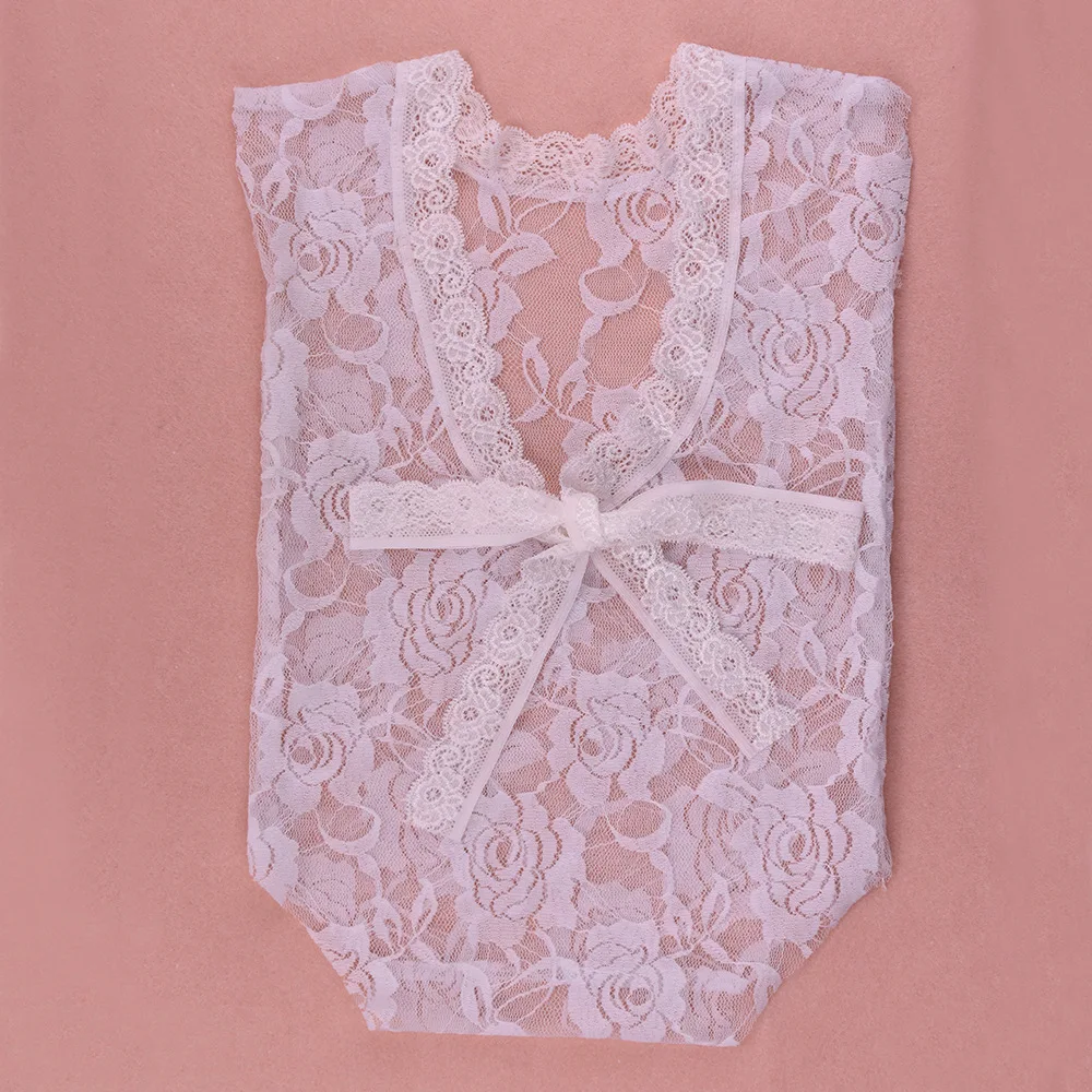 чепчики для новорожденных. повязка для фотосессии новорожденных. гнездо-кокон для новорожденных. повязки для новорожденных. боди с кружевом для новорожденных.