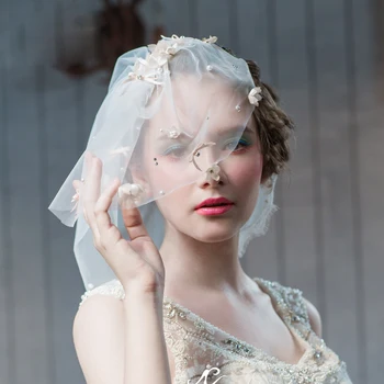 

2018 new arrival bridal veils white short wedding blusher veil two layers pearls beading stunning flowers veil veu noiva