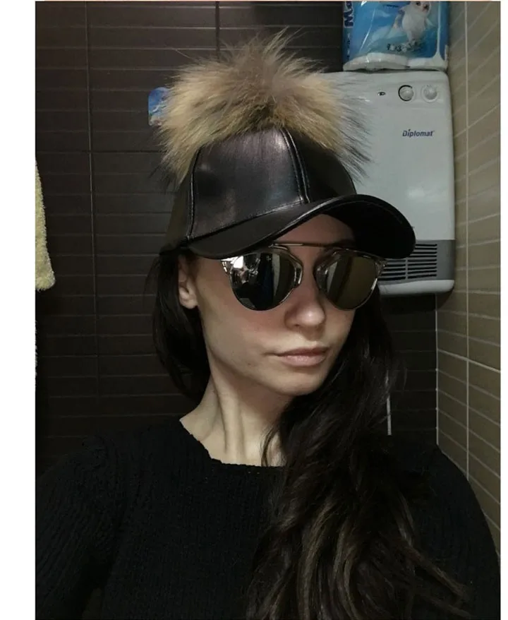 baseball-cap-pom-pom-_02