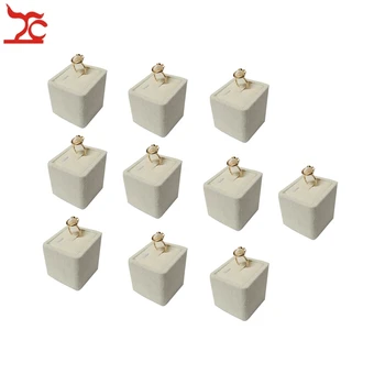 

Super 10pcs/lot Small Size 4.5cm Heigh Beige Velvet Ring Holder Stands Wooden Showcase Ring Organizer Stand