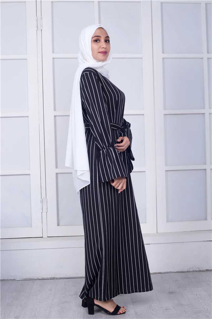 Модные Черный, белый цвет в полоску платье Дубая расклешенные рукава Moroccan исламское платье хиджаб Ближний Восток халаты Рамадан