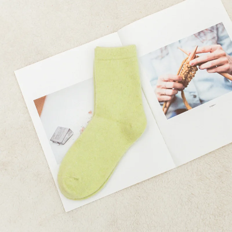 Высококачественные толстые женские носки Ангольские шерстяные носки с кроличьим мехом женские зимние теплые носки calcetines Большие размеры Eur 37-40 - Цвет: Зеленый