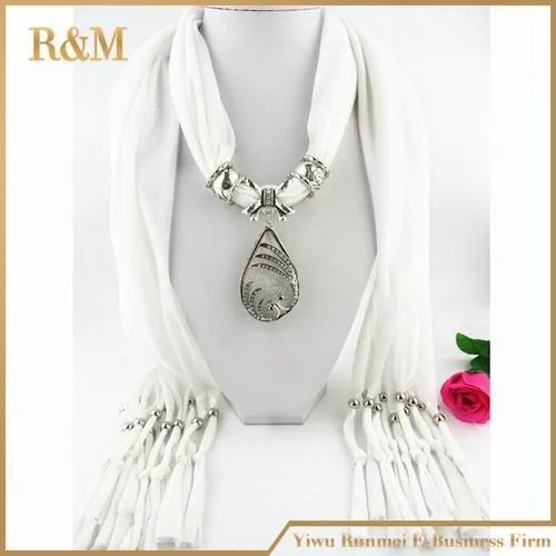[RUNMEIFA] Модный Ювелирный вязаный женский шарф с бусинами, высококачественный шелковый шарф, классический дизайн, одноцветная Женская шаль, шарф с подвеской