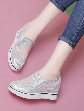 

2019 summer new spring wild hollow breathable mesh face summer casual white shoes