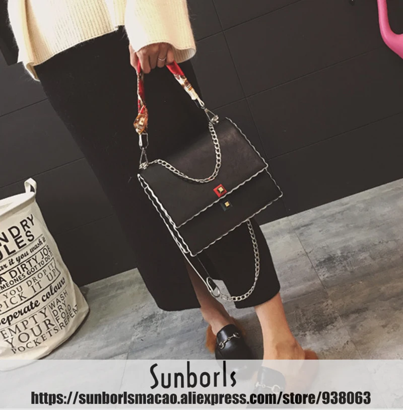 3594798241_2051307013