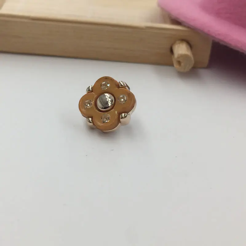 

FC685 handicrafts DIY acrylic diamond buttons plum essential ginger 13mm men's shirts jeans button sewing accessories