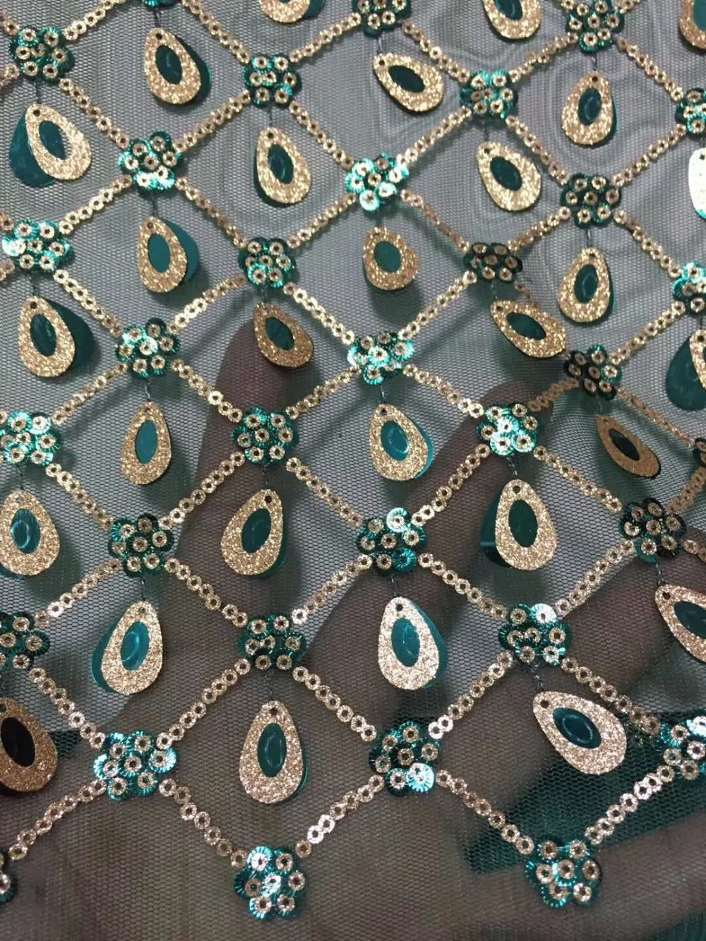 8F95B70911570DC58FF43DAB61B1AA36