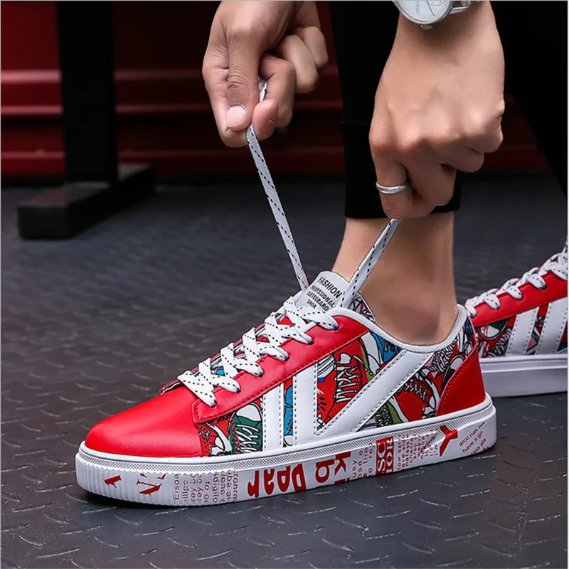 

2019 New Graffiti Running Shoes Gym Outdoor Sports Shoes Light Comfortable High Quality Thick Bottom Wear Men Sneakers