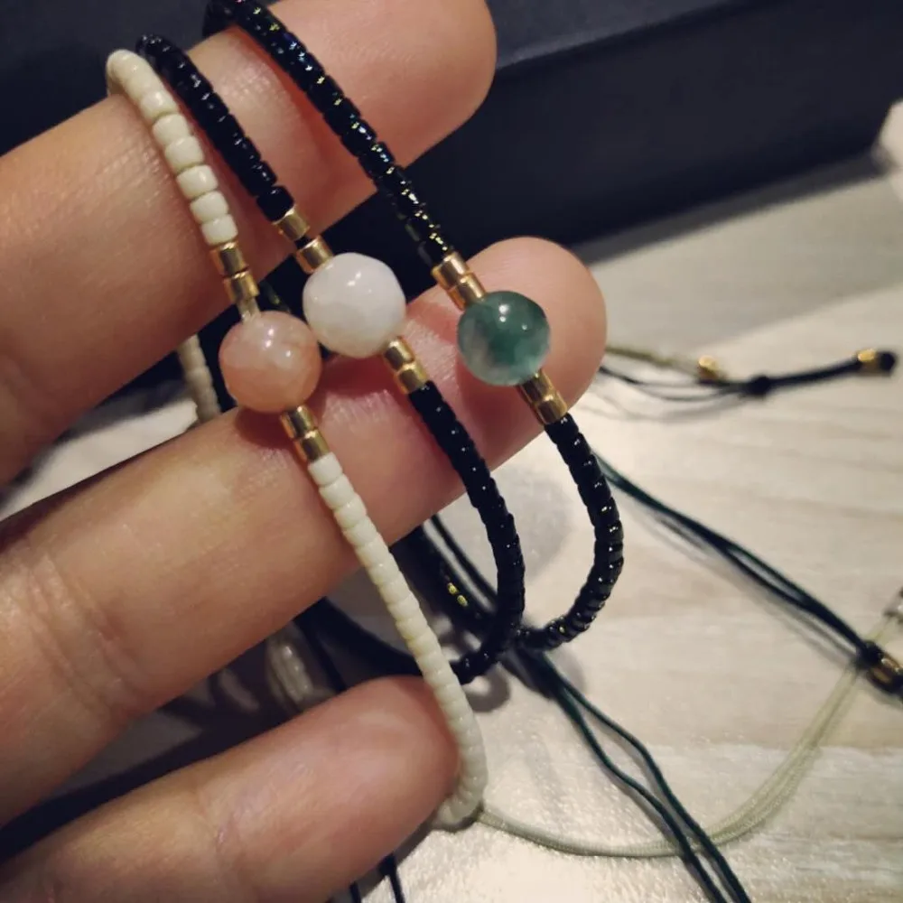 

Artilady Natural Stone Bracelets for women Rope Chain Bracelet Handmade Quartz Jewelry for Women