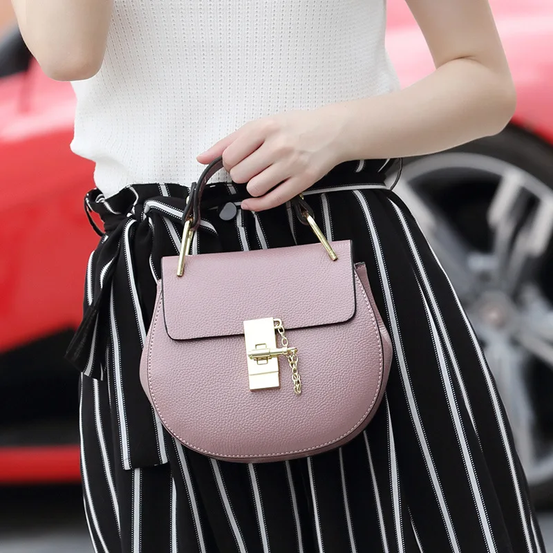 

The factory sells type of piglet in autumn and winter ladies'bags single shoulder oblique shoulder can customized substitute