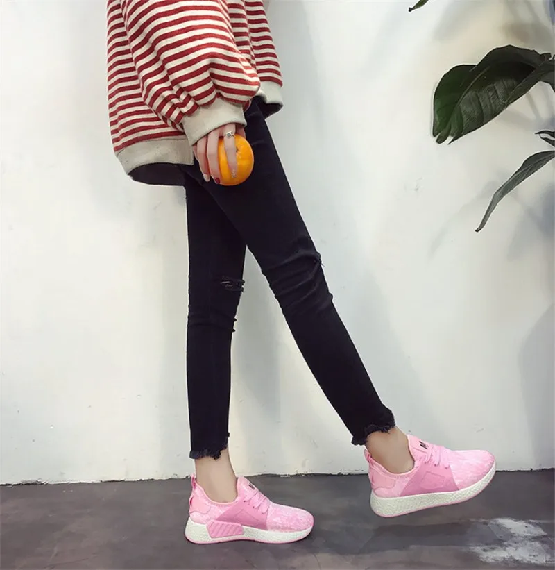 Модная женская обувь; самая модная дышащая обувь; женские уличные ультралегкие удобные розовые кроссовки для женщин; PHY2207