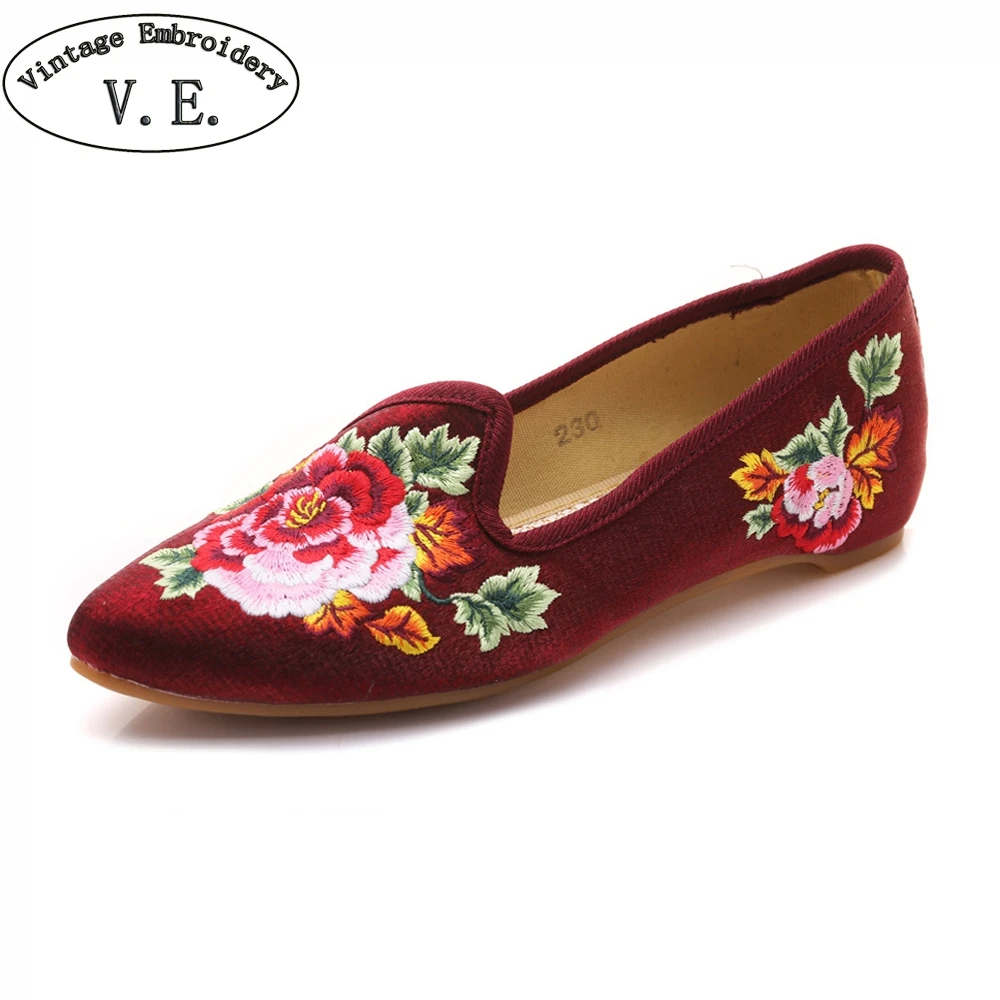 Vintage Embroidery Women Flats Pointed Toe Slip On Silk Satin Shoes