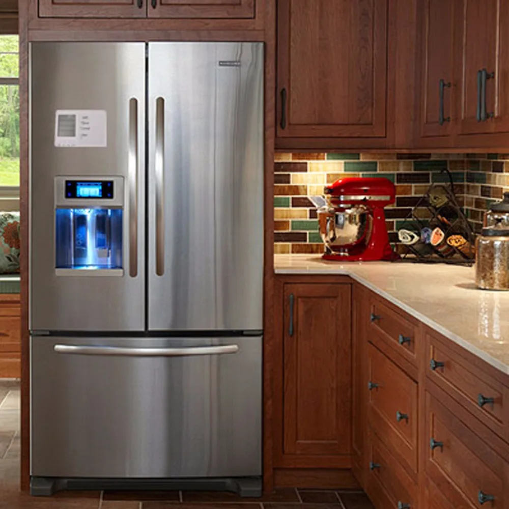 Почему в домашние холодильники рекомендуют помещать. Холодильник Northland Refrigerator 60 SS.. Двухдверный холодильник в интерьере. Кухня с большим холодильником. Дорогой холодильник.