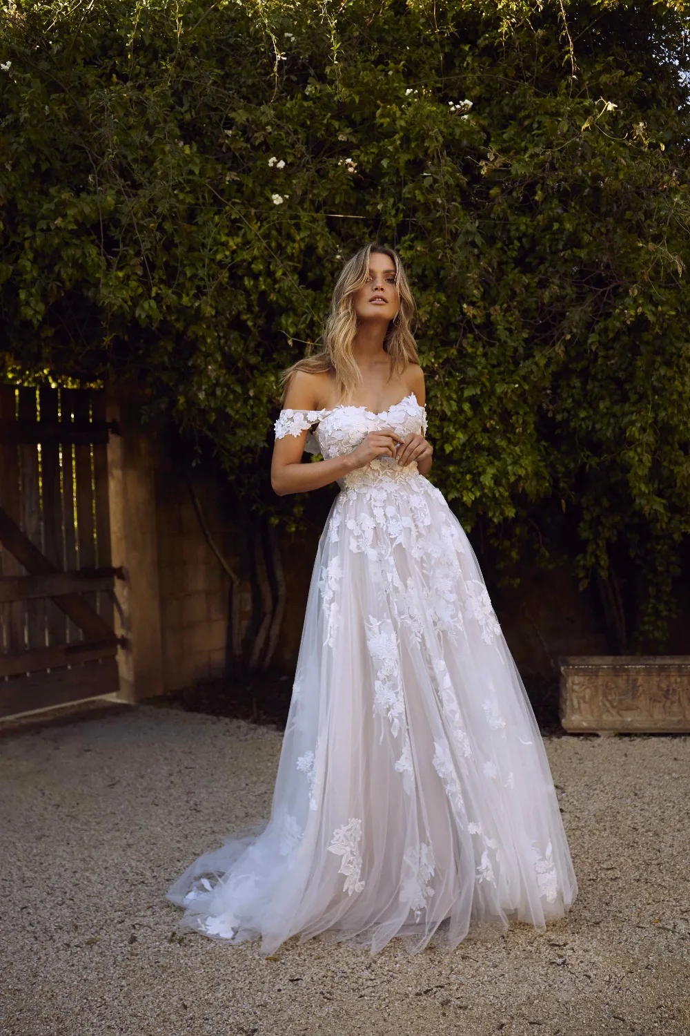 

Lace Beach A-Line Wedding Dresses 2019 Appliques Off the Shoulder Bohemia Bride Dress Princess Wedding Gown Robe De Mariee