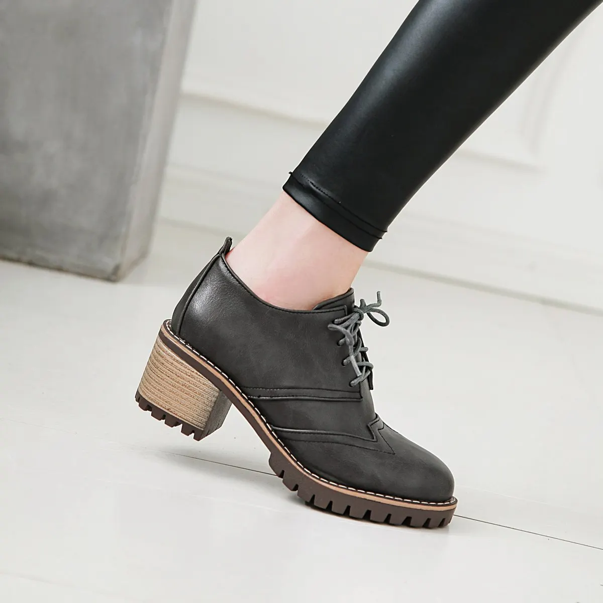 

LDHZXC 2019 New pu Women Pumps Fashion Women Shoes Platform lace up Casual Square Heel Women Pumps Size 34-43
