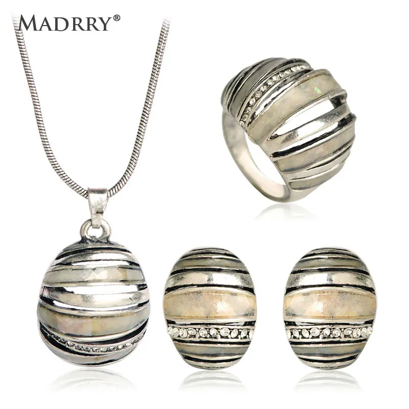

Madrry Fashion Oval Metallic Earring Necklace Ring Jewelry Sets Ethnic Round Carved Antique Sliver Women Vintage Jewelry Sets