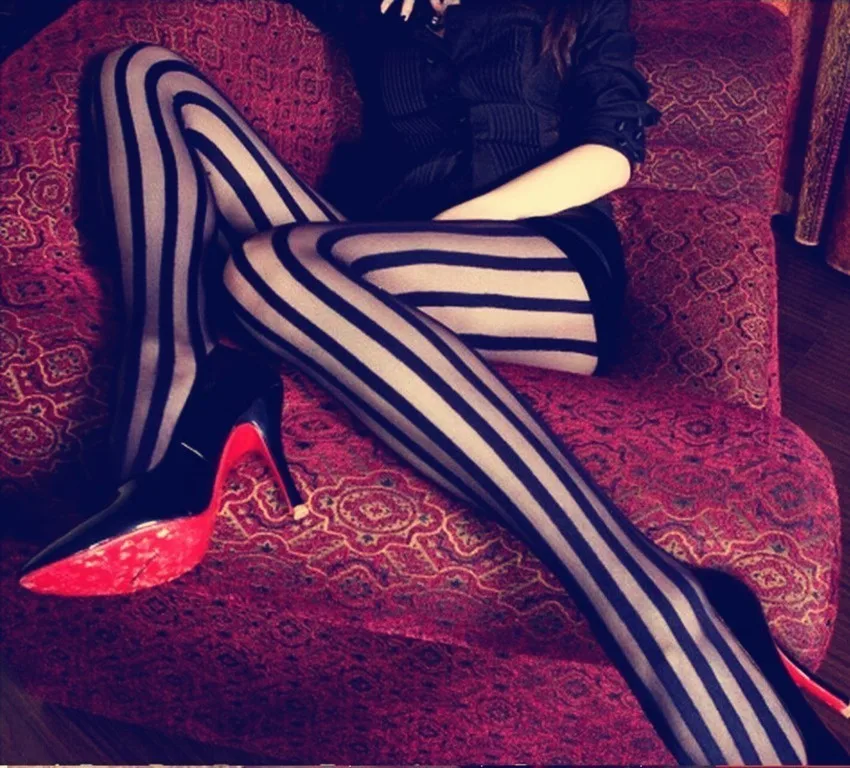 

Women Hot Tights Sexy Stockings Visnet Panty Sexy Pantyhose In A Grid Female Bottom Stockings Tattoo Sheer Nylon SW074