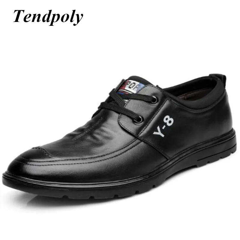 2018 Four Seasons Новая мужская повседневная обувь Горячая секция кружева вокруг диких моды бизнес мужские туфли действительно кожа модная обувь н...