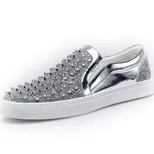 Роскошный Мужская мода повседневная обувь золото/черные блестящие дамские туфли для отдыха, без застежки с заклепками Лоферы обувь для мужчин вечерние праздничные свадебные туфли 44