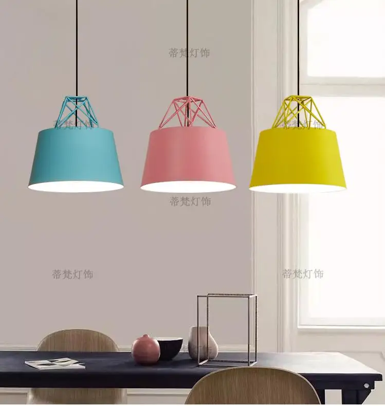 

Fashion Colorful Modern Wood Pendant Lights Lamparas Minimalist Design Shade Luminaire Dining Room Lights Pendant Lamp