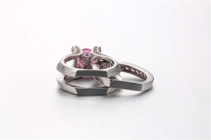 3892277080_1885966581