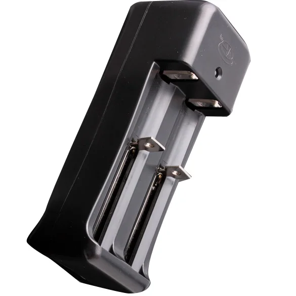 

Hot-sale XM-L T6 LED 1600Lm Zoomable 5 Modes Flashlight Torch + 18650 Battery Charger CLH